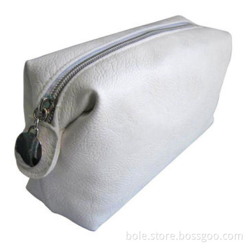 Cosmetic Bag, Made of PU, Metal Zipper Closure, Metal Round Puller, OEM Orders are Welcome